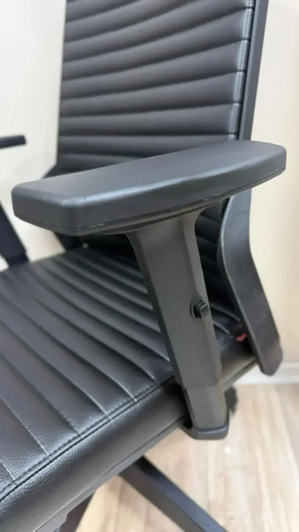 Akburo Tekno Derili Kısa Şef Toplantı Koltuğu