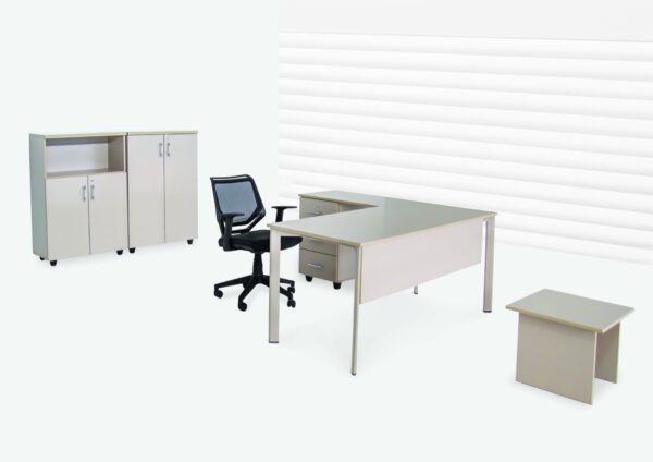 Akburo Penta Masa Takımı