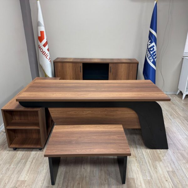 Akburo Riga Masa Takımı